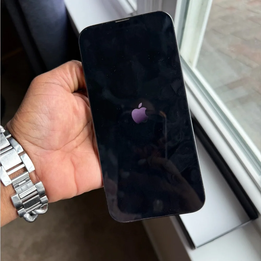 Apple iPhone 13 Pro Max128gb - Graphite/Black Front original box and Access Incl